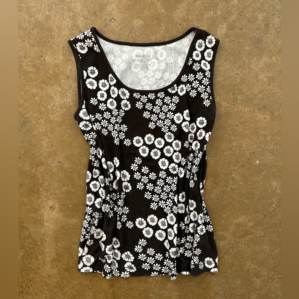 Super cute dark brown white floral White Stag tank top 100% cotton